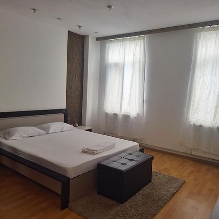 Aparthotel Yanis 부쿠레슈티 외부 사진
